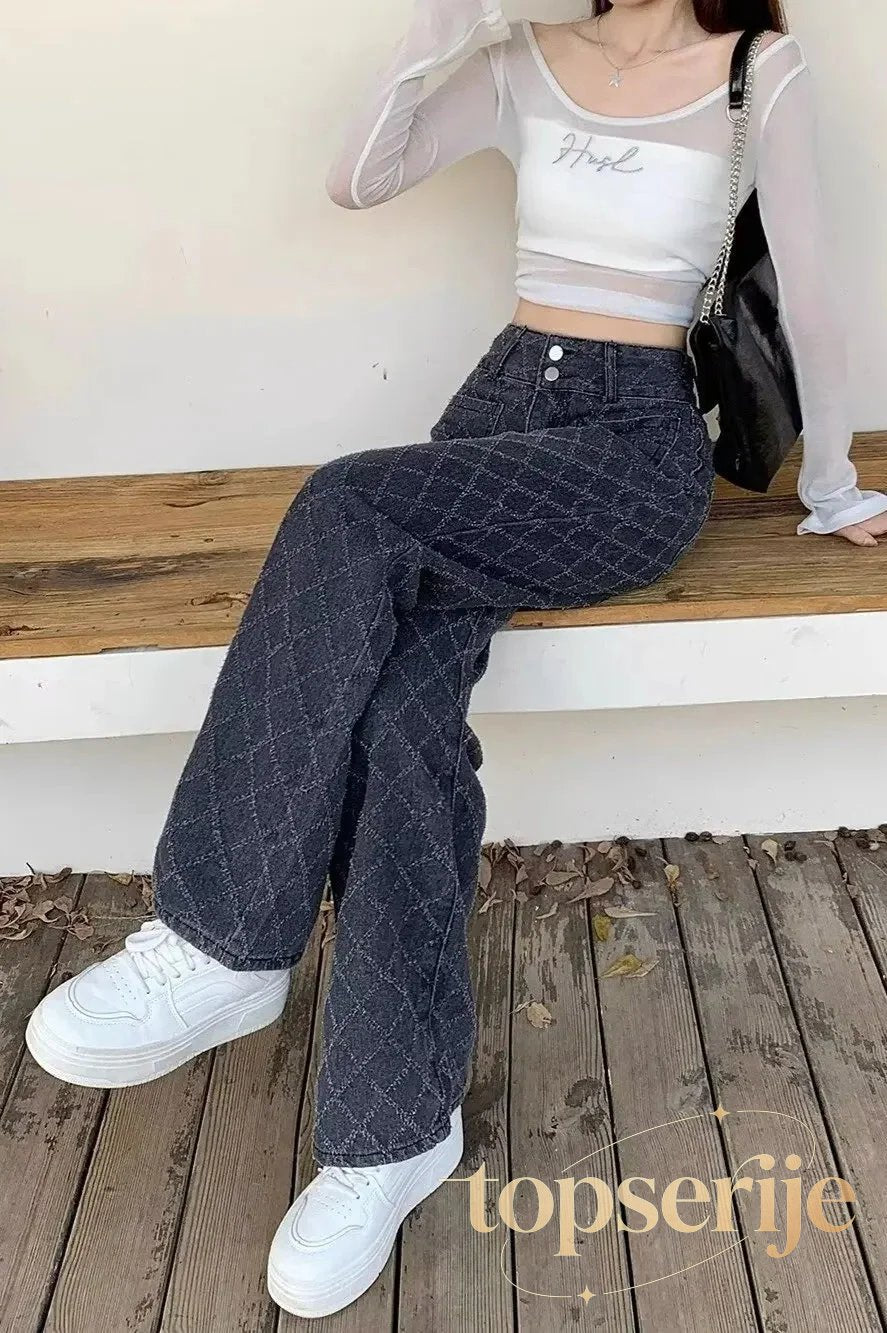 Loose Fit Slimming Straight-Leg Jeans